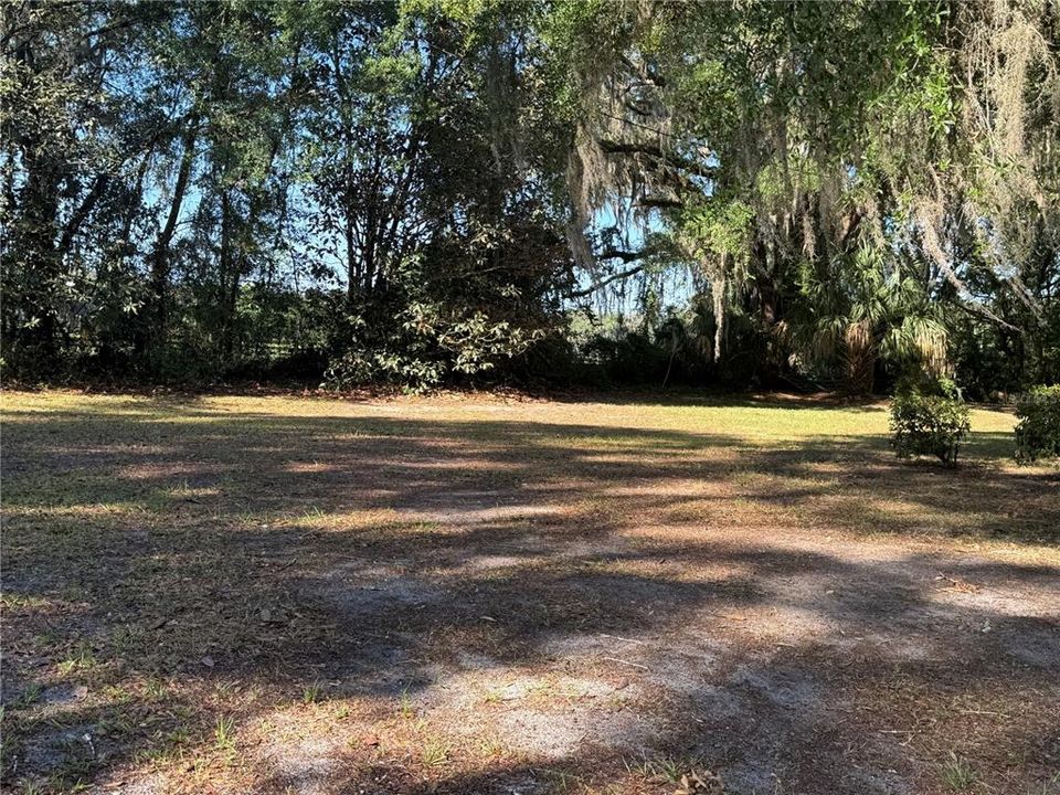 For Sale: $405,000 (3 beds, 1 baths, 864 Square Feet)