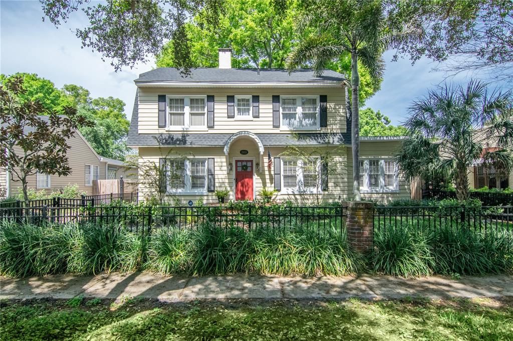 Vendido Recientemente: $1,800,000 (4 camas, 4 baños, 3005 Pies cuadrados)