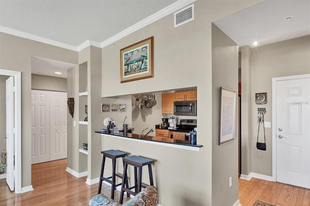 For Rent: $5,500 (2 beds, 2 baths, 1084 Square Feet)