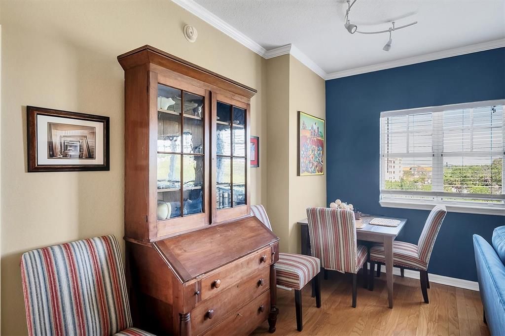 For Rent: $5,500 (2 beds, 2 baths, 1084 Square Feet)