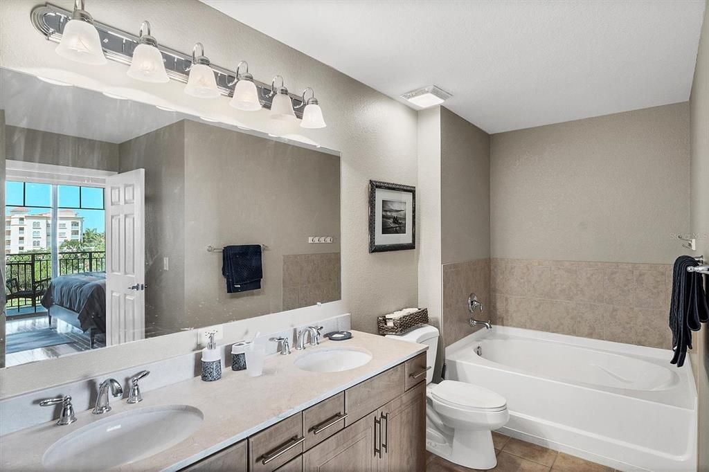 For Rent: $5,500 (2 beds, 2 baths, 1084 Square Feet)