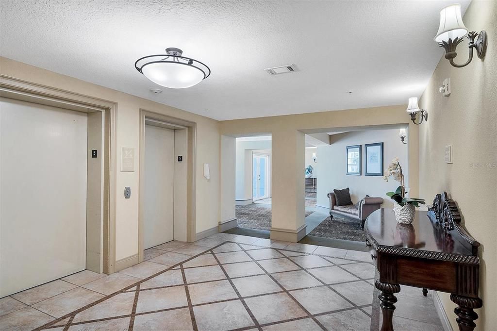 For Rent: $5,500 (2 beds, 2 baths, 1084 Square Feet)