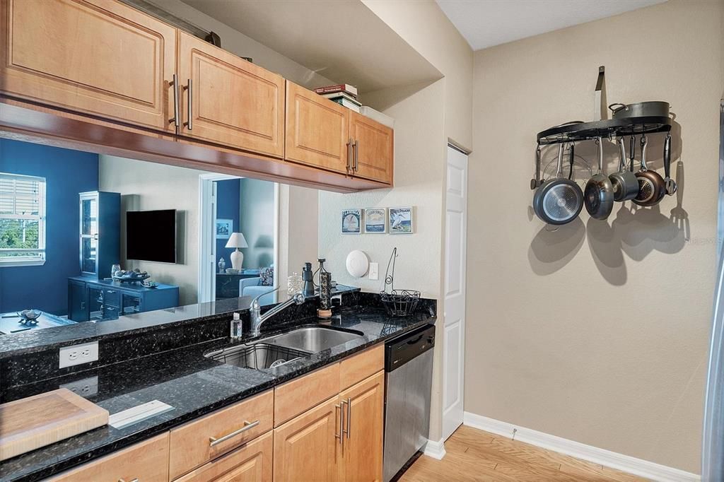 For Rent: $5,500 (2 beds, 2 baths, 1084 Square Feet)