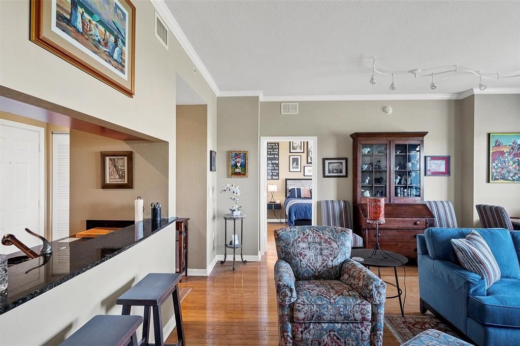 For Rent: $5,500 (2 beds, 2 baths, 1084 Square Feet)