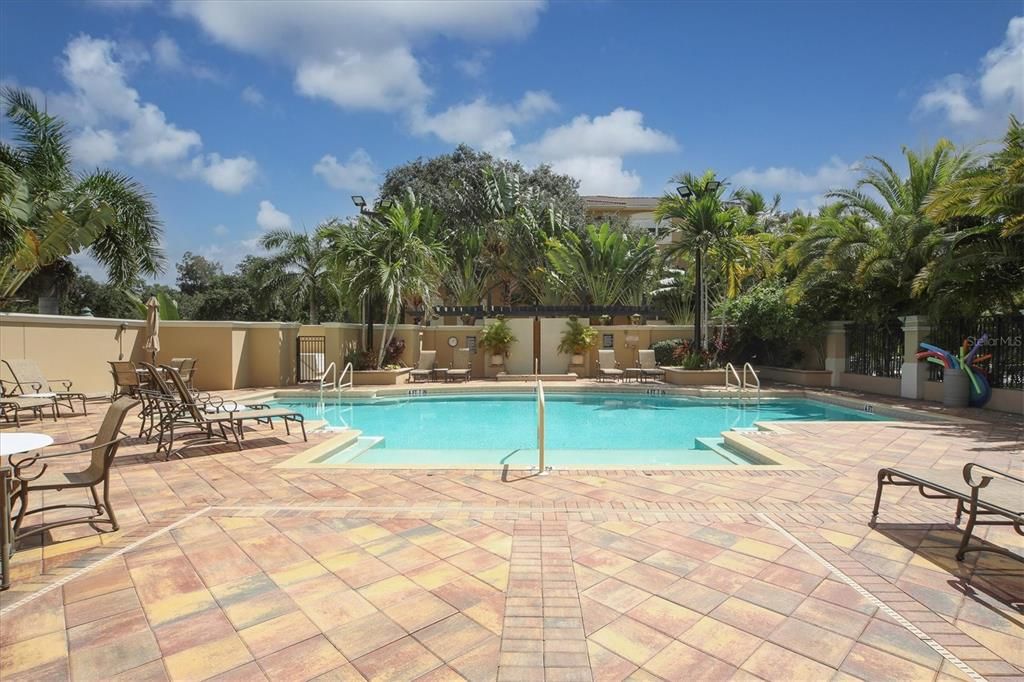 For Rent: $5,500 (2 beds, 2 baths, 1084 Square Feet)