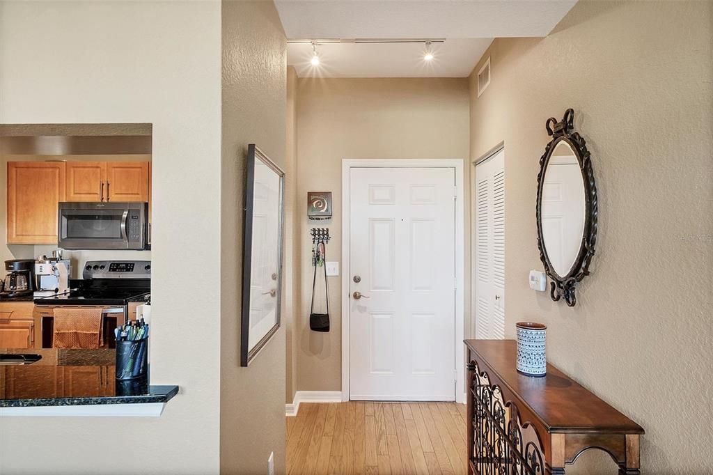 For Rent: $5,500 (2 beds, 2 baths, 1084 Square Feet)