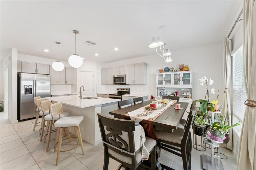 En Venta: $487,500 (5 camas, 3 baños, 2341 Pies cuadrados)