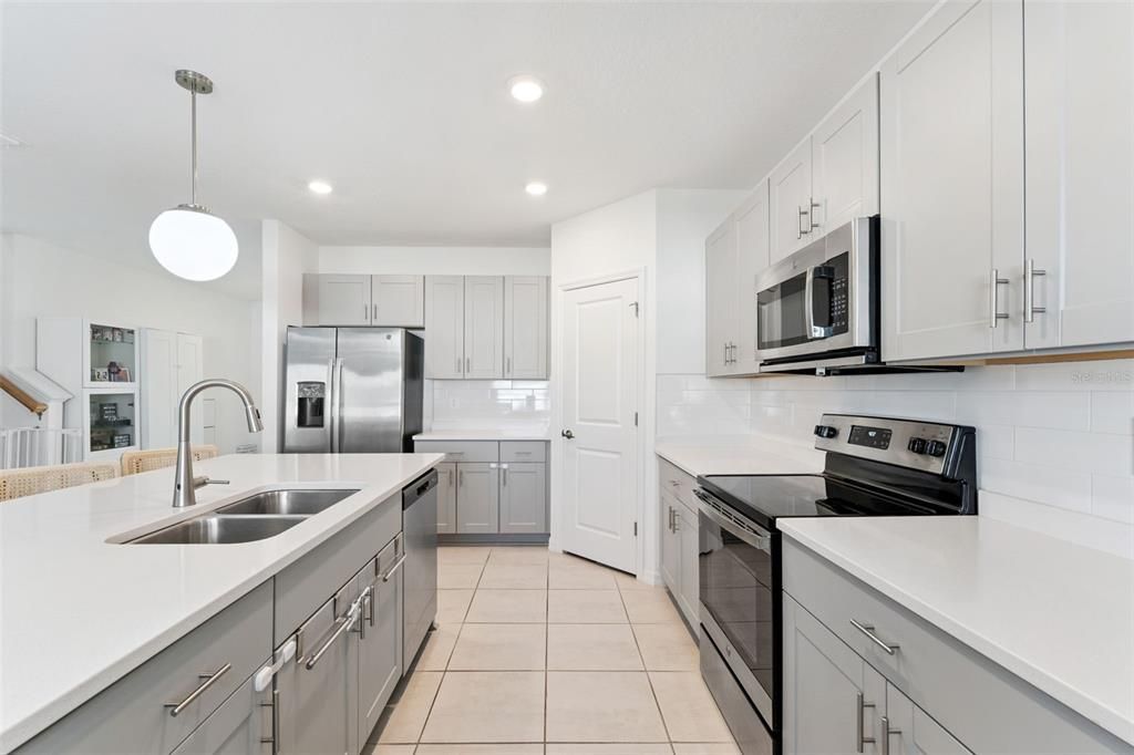 En Venta: $487,500 (5 camas, 3 baños, 2341 Pies cuadrados)