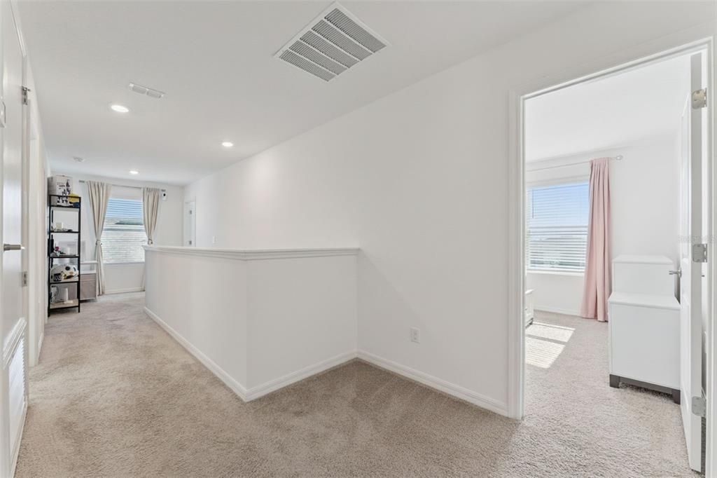 En Venta: $487,500 (5 camas, 3 baños, 2341 Pies cuadrados)