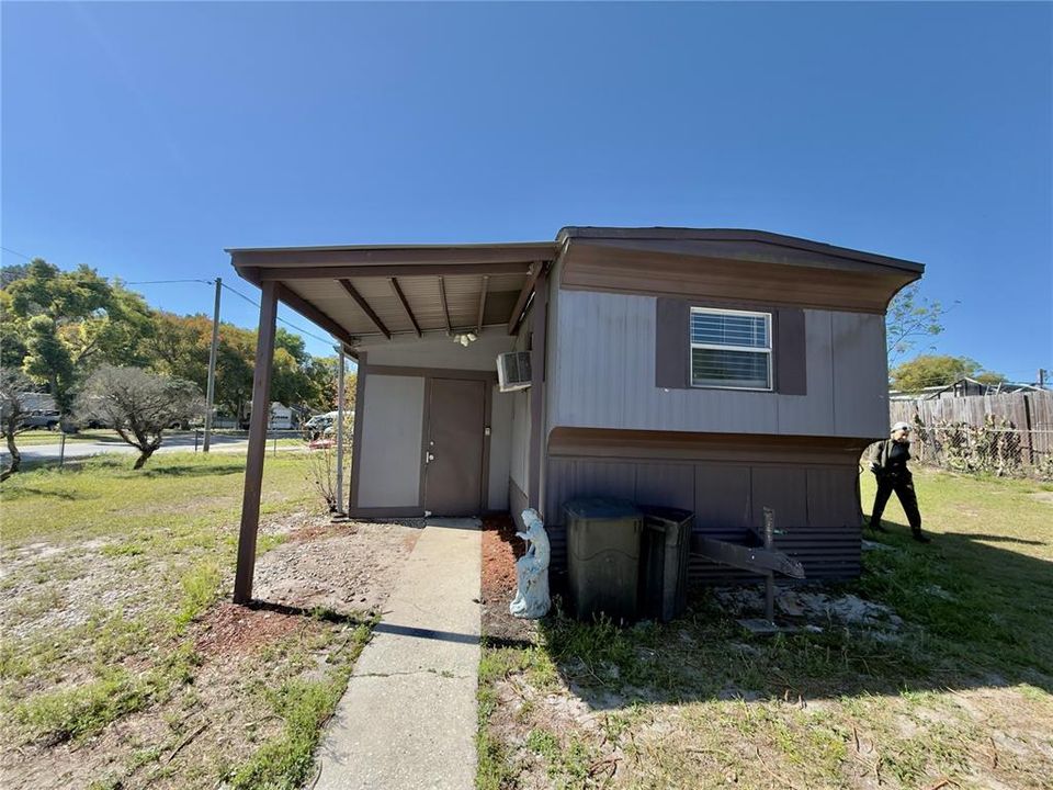 For Rent: $1,150 (2 beds, 1 baths, 449 Square Feet)
