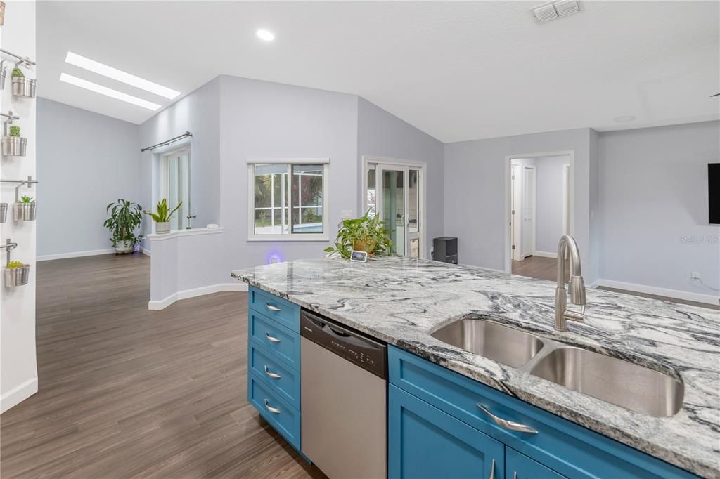 En Venta: $750,000 (3 camas, 2 baños, 2160 Pies cuadrados)