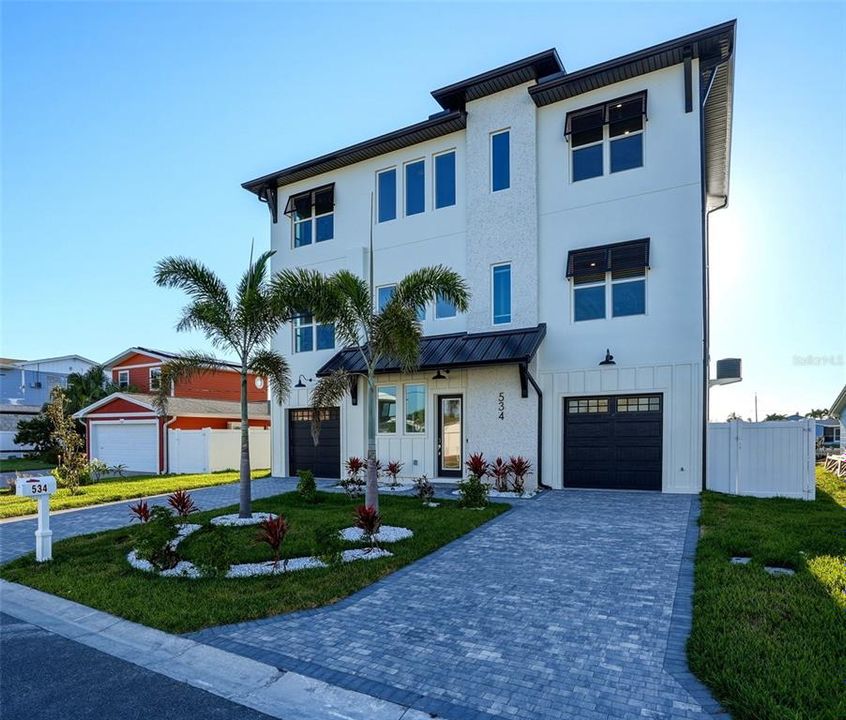 For Sale: $3,449,000 (6 beds, 5 baths, 4848 Square Feet)