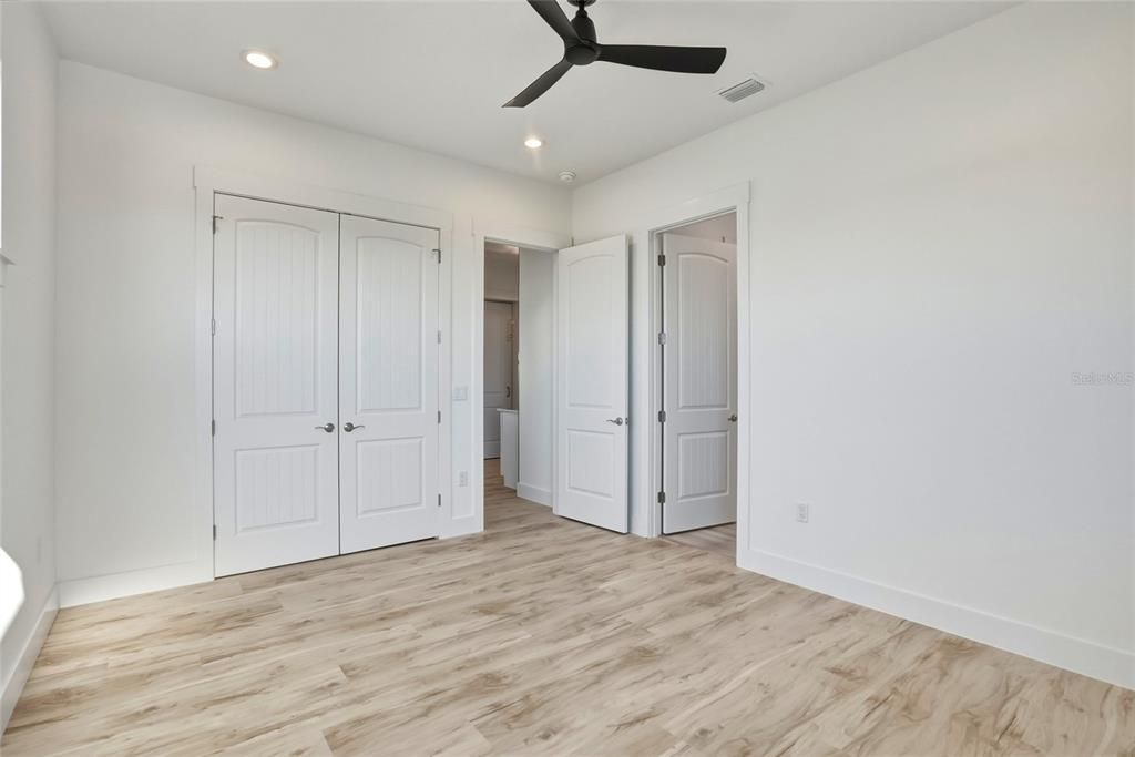 For Sale: $3,449,000 (6 beds, 5 baths, 4848 Square Feet)