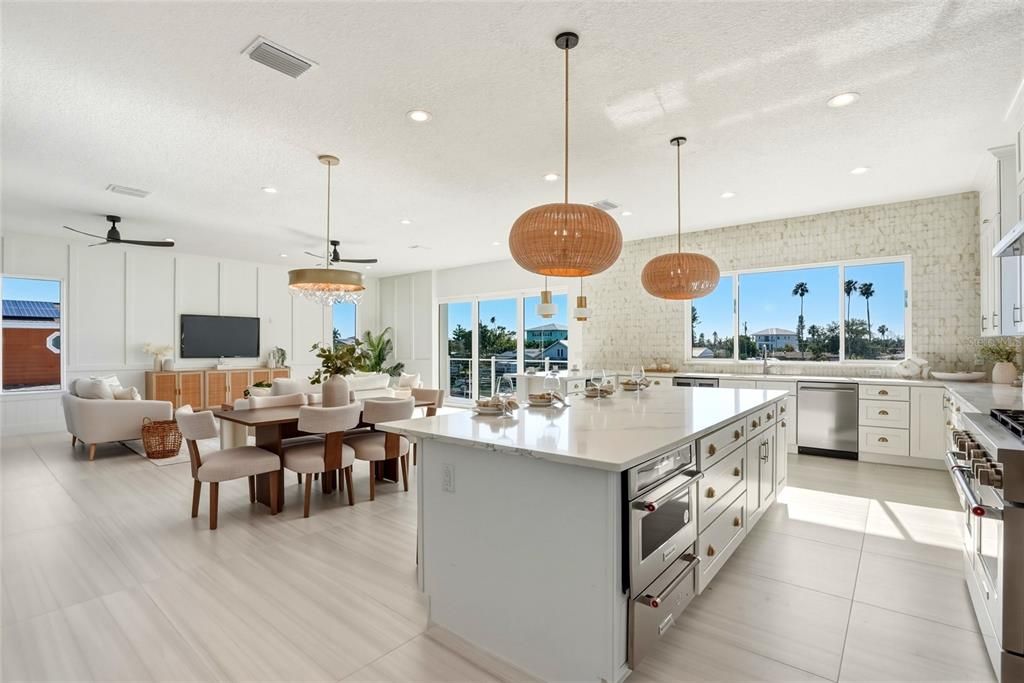For Sale: $3,449,000 (6 beds, 5 baths, 4848 Square Feet)
