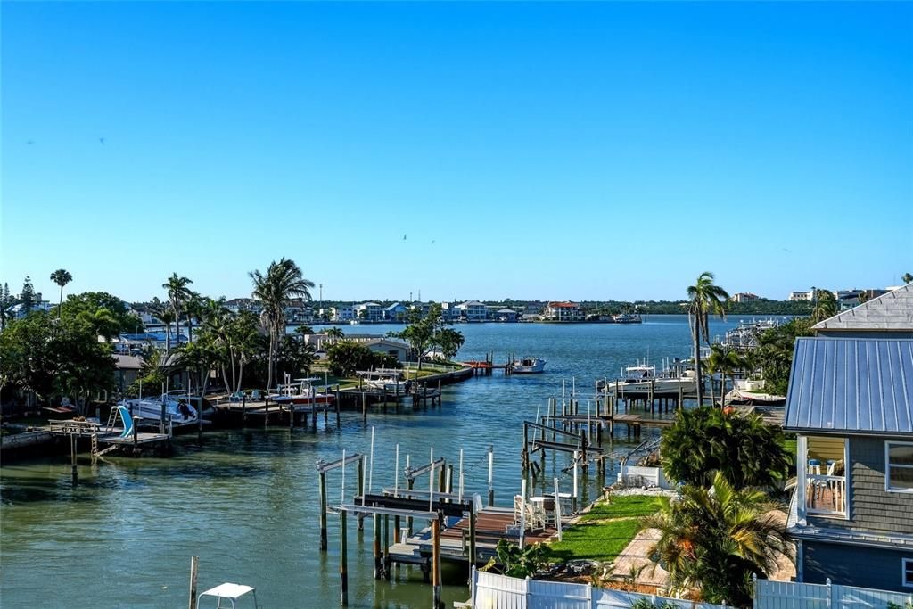For Sale: $3,449,000 (6 beds, 5 baths, 4848 Square Feet)
