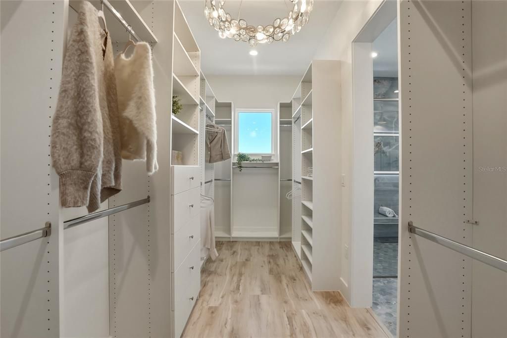 For Sale: $3,449,000 (6 beds, 5 baths, 4848 Square Feet)