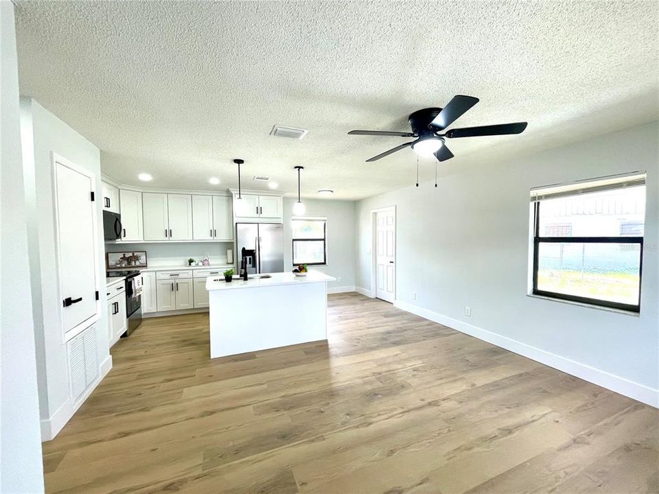For Sale: $249,000 (3 beds, 2 baths, 1116 Square Feet)