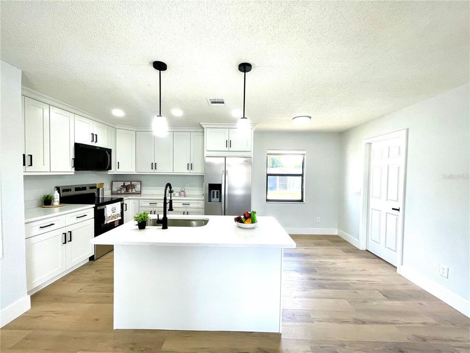 For Sale: $249,000 (3 beds, 2 baths, 1116 Square Feet)