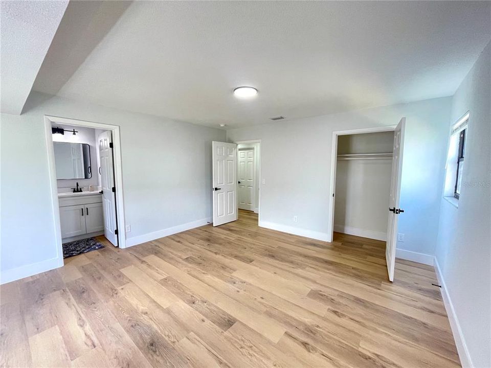 For Sale: $249,000 (3 beds, 2 baths, 1116 Square Feet)