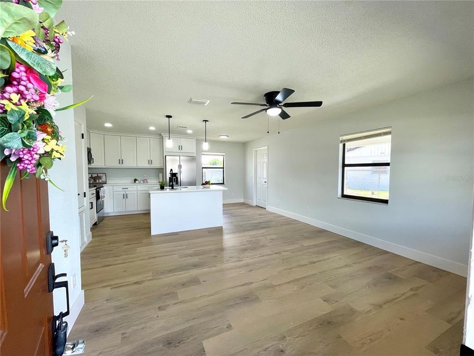 For Sale: $249,000 (3 beds, 2 baths, 1116 Square Feet)