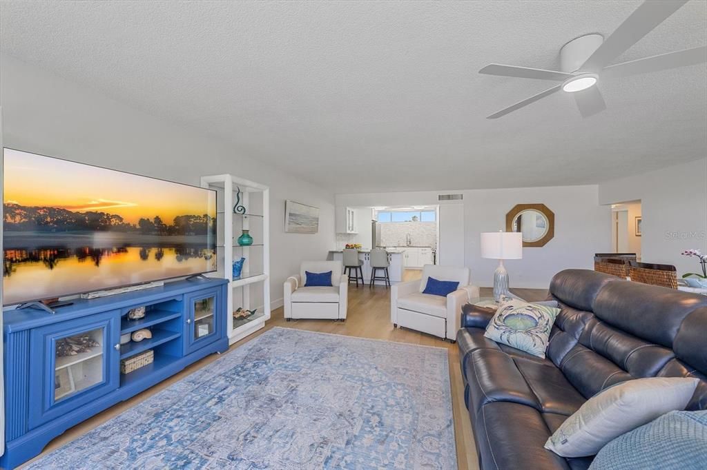 Active With Contract: $899,000 (2 beds, 2 baths, 1492 Square Feet)