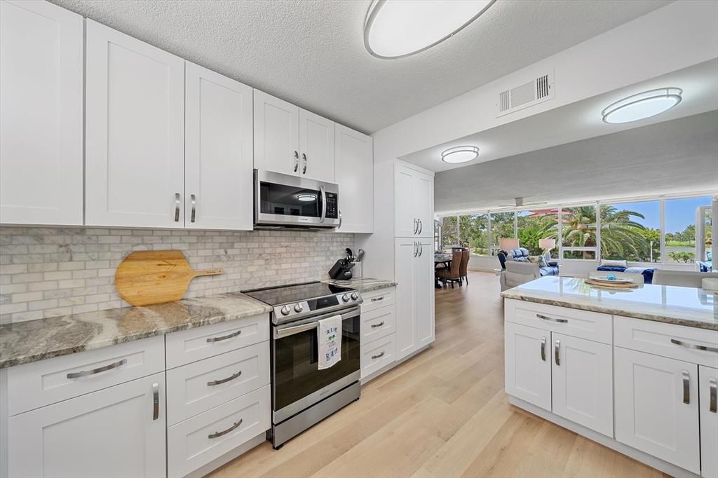 Active With Contract: $899,000 (2 beds, 2 baths, 1492 Square Feet)