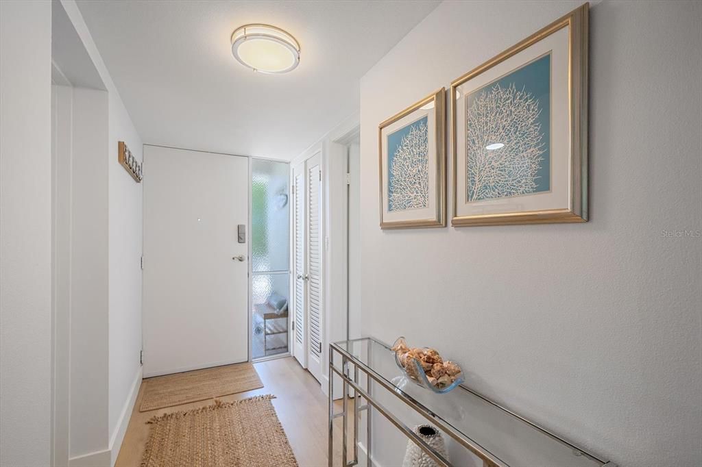 Active With Contract: $899,000 (2 beds, 2 baths, 1492 Square Feet)