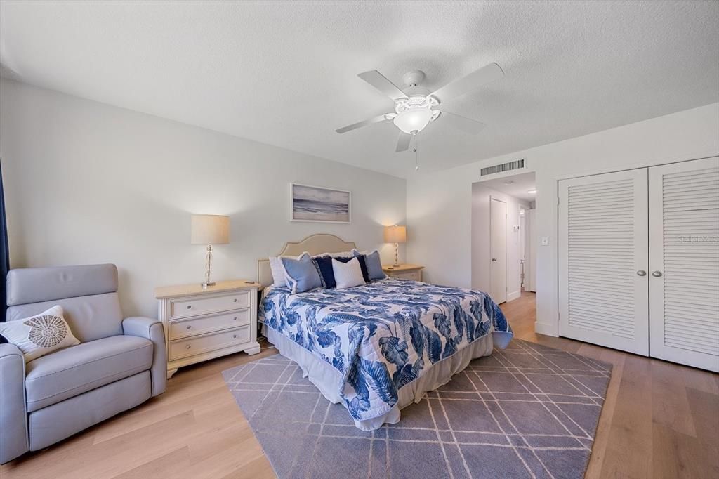 Active With Contract: $899,000 (2 beds, 2 baths, 1492 Square Feet)