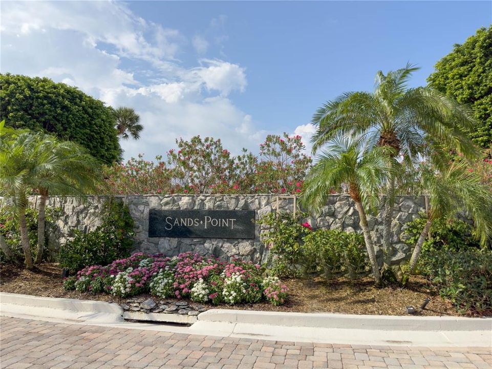 Active With Contract: $899,000 (2 beds, 2 baths, 1492 Square Feet)