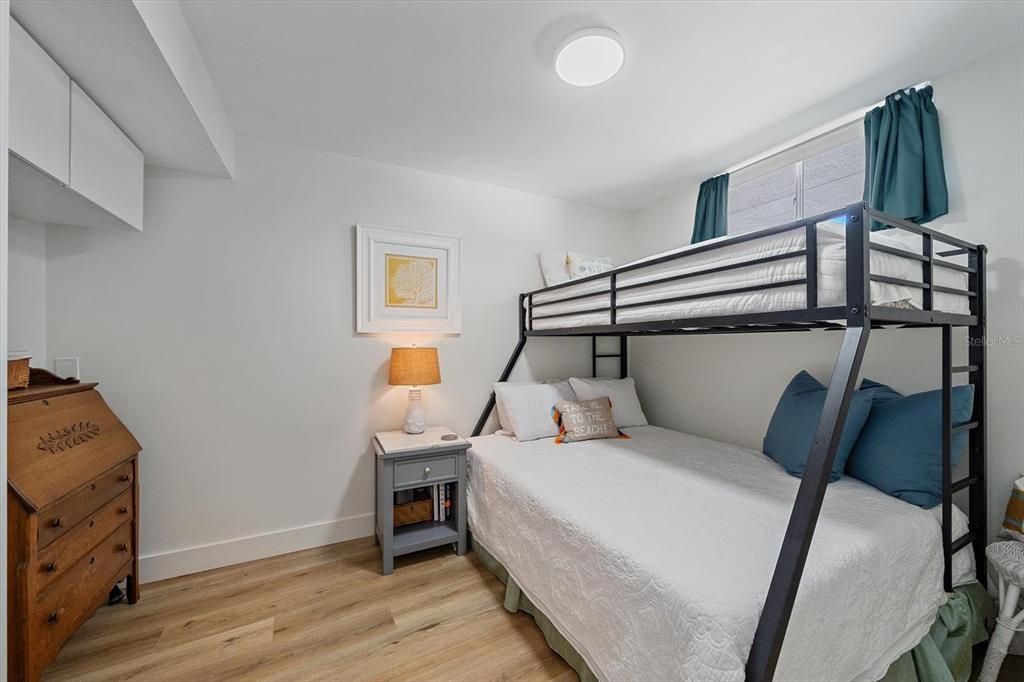 Active With Contract: $899,000 (2 beds, 2 baths, 1492 Square Feet)