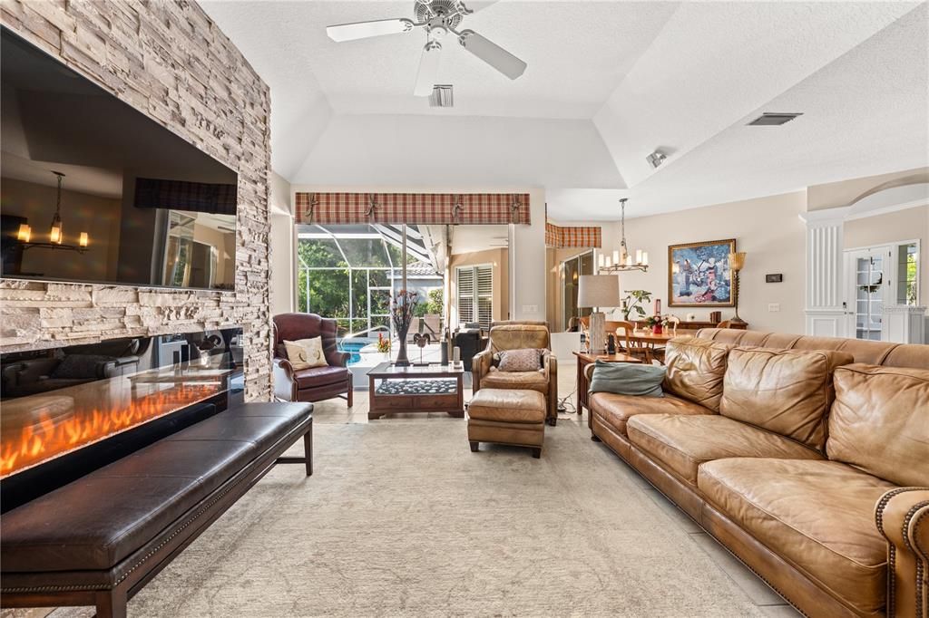For Sale: $780,000 (4 beds, 3 baths, 2683 Square Feet)