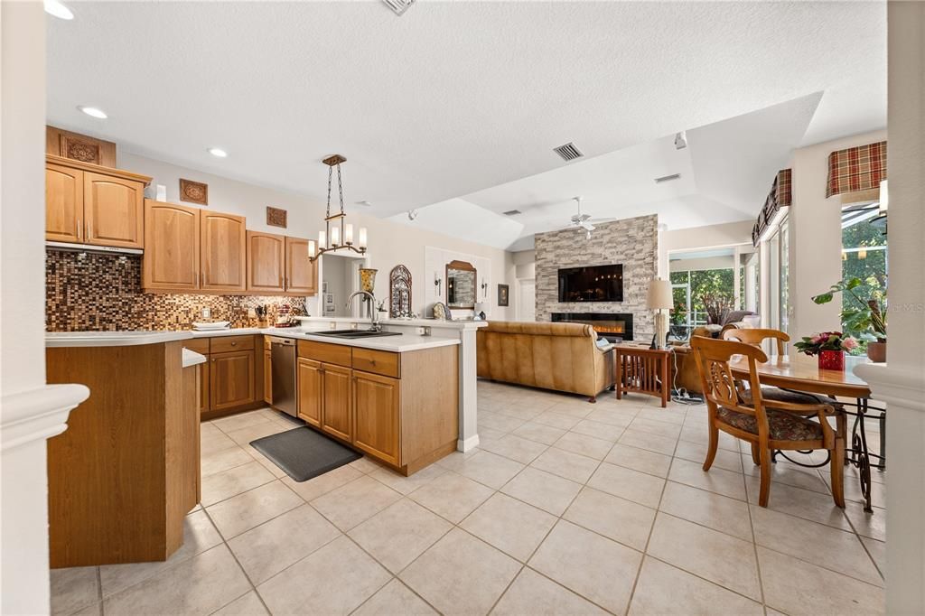 For Sale: $780,000 (4 beds, 3 baths, 2683 Square Feet)