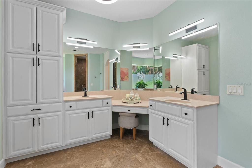Active With Contract: $925,000 (4 beds, 4 baths, 3521 Square Feet)