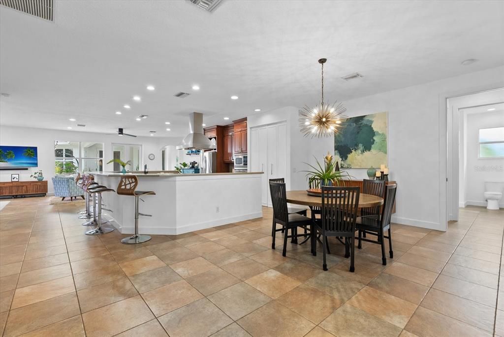 Active With Contract: $925,000 (4 beds, 4 baths, 3521 Square Feet)