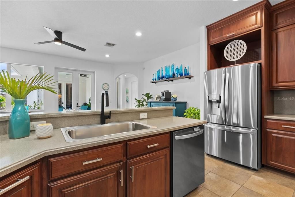 Active With Contract: $925,000 (4 beds, 4 baths, 3521 Square Feet)