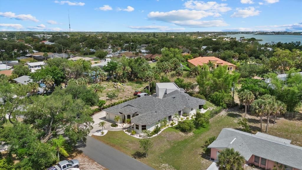 Active With Contract: $925,000 (4 beds, 4 baths, 3521 Square Feet)