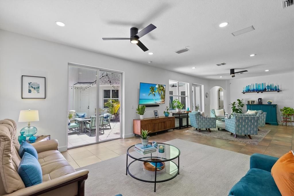 Active With Contract: $925,000 (4 beds, 4 baths, 3521 Square Feet)