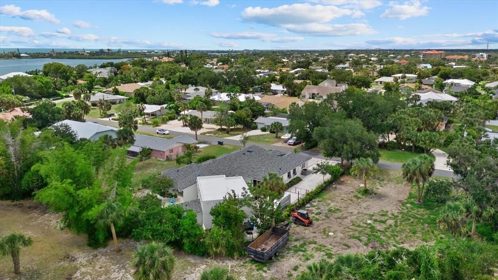 Active With Contract: $925,000 (4 beds, 4 baths, 3521 Square Feet)