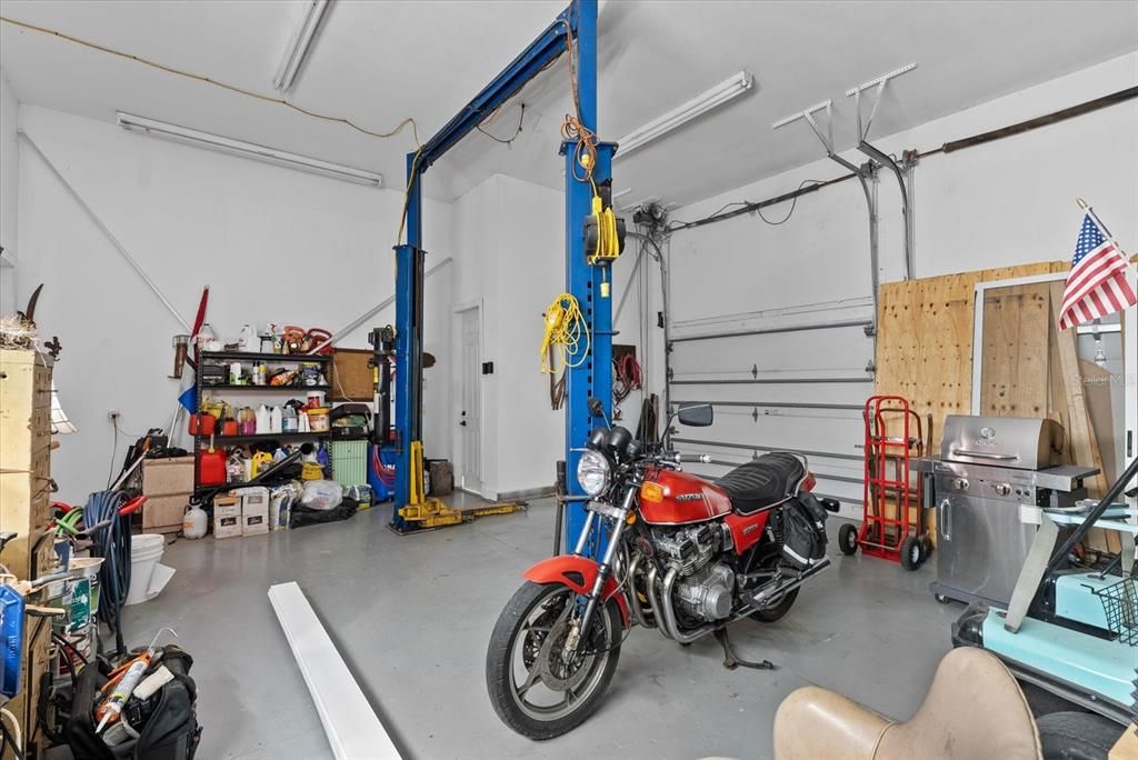 Active With Contract: $925,000 (4 beds, 4 baths, 3521 Square Feet)