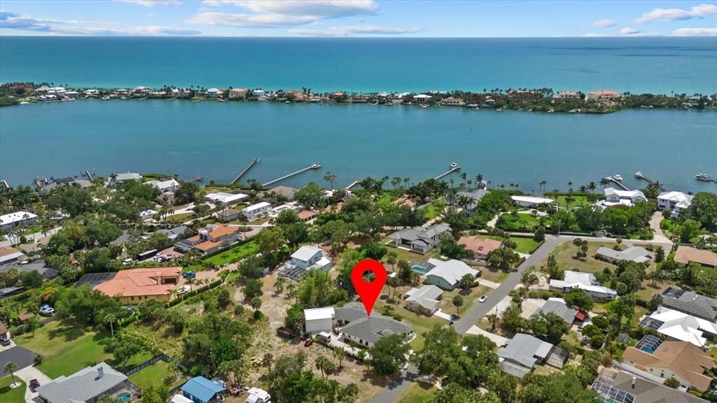 Active With Contract: $925,000 (4 beds, 4 baths, 3521 Square Feet)