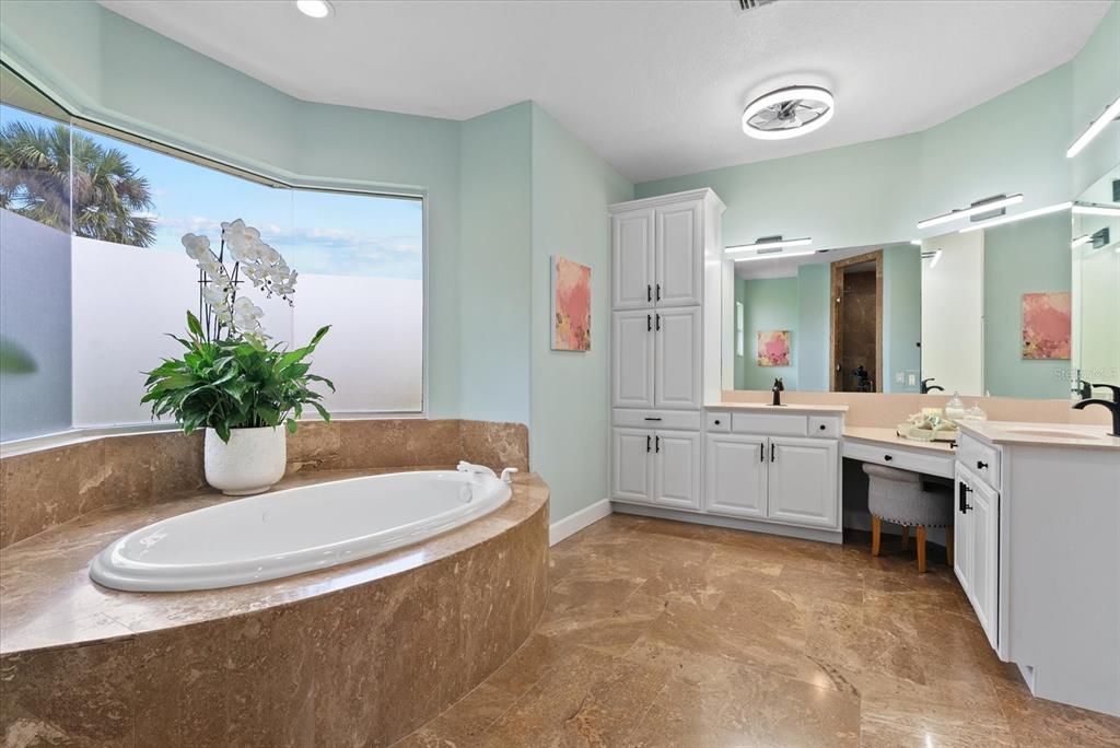 Active With Contract: $925,000 (4 beds, 4 baths, 3521 Square Feet)