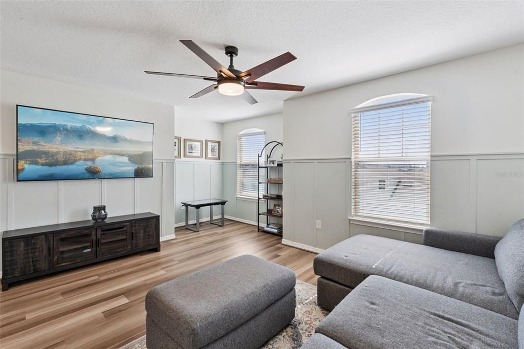 Activo con contrato: $549,000 (4 camas, 3 baños, 2901 Pies cuadrados)