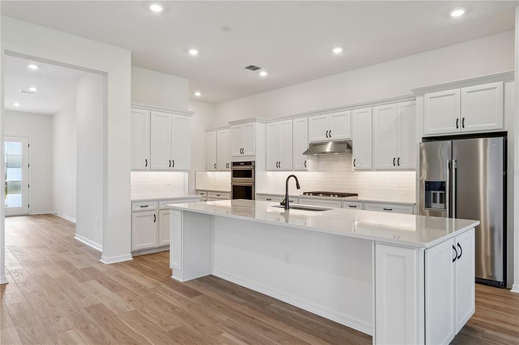 For Sale: $889,000 (3 beds, 3 baths, 2844 Square Feet)