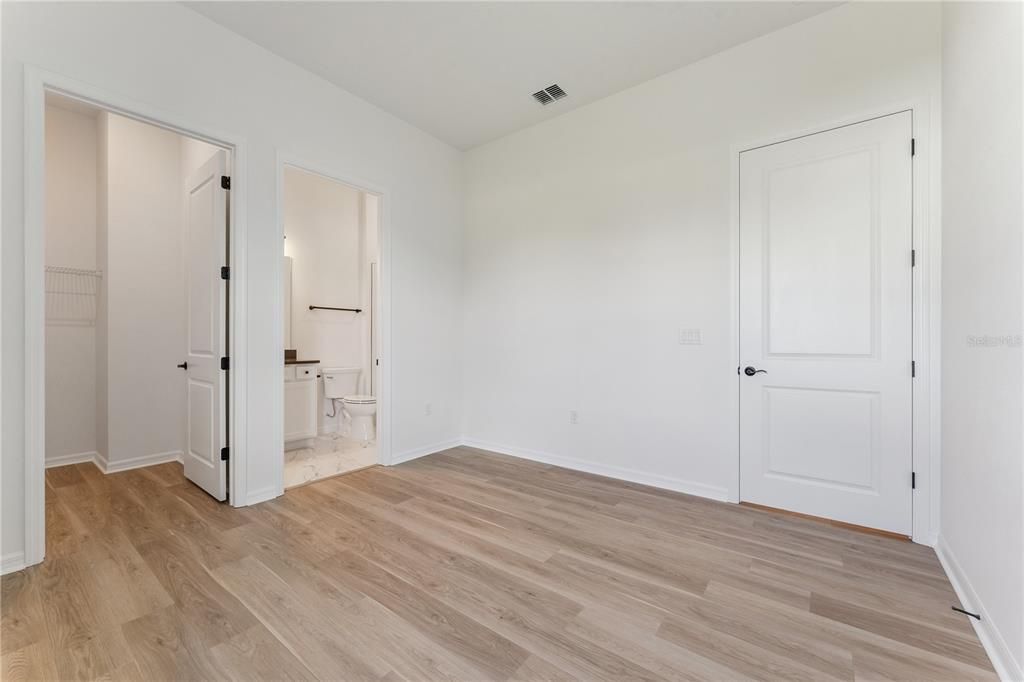 For Sale: $889,000 (3 beds, 3 baths, 2844 Square Feet)