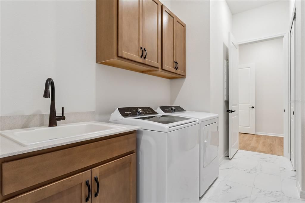 For Sale: $889,000 (3 beds, 3 baths, 2844 Square Feet)