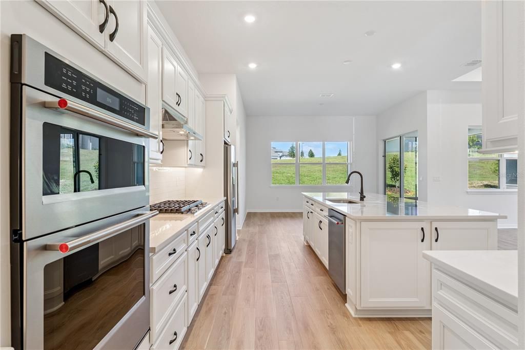 For Sale: $889,000 (3 beds, 3 baths, 2844 Square Feet)