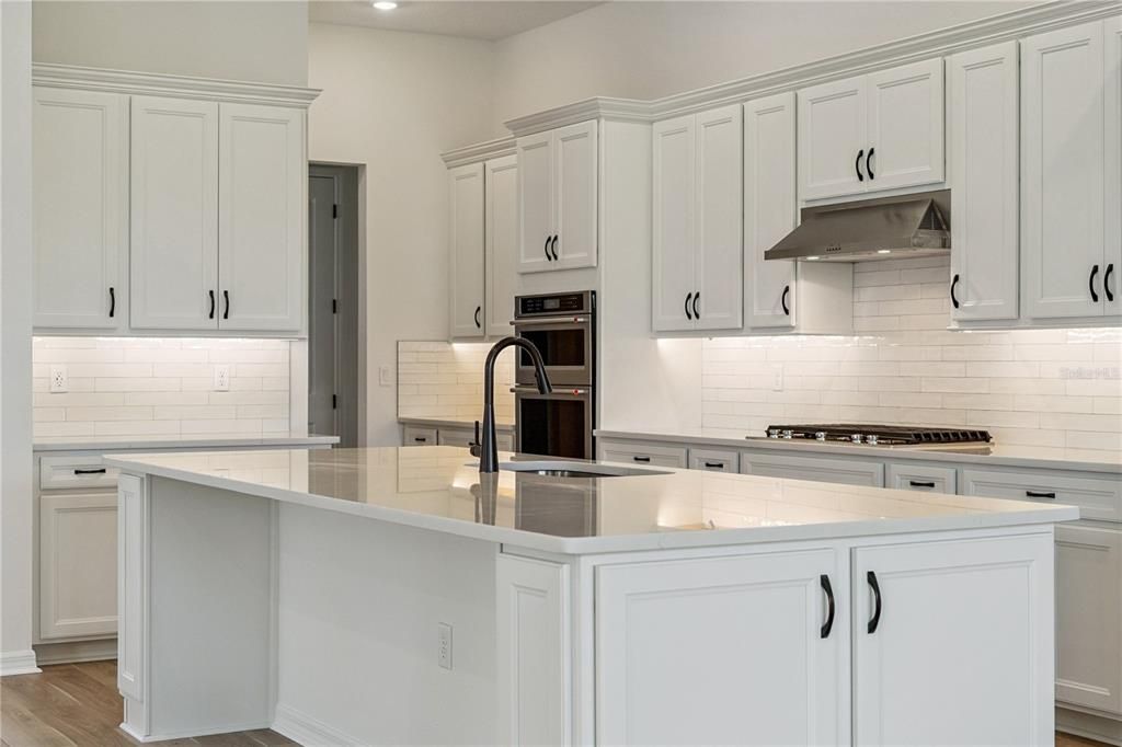 For Sale: $889,000 (3 beds, 3 baths, 2844 Square Feet)