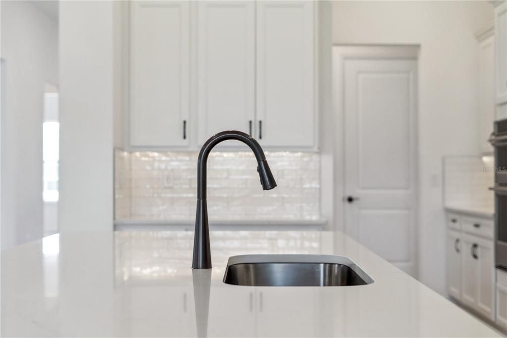 For Sale: $889,000 (3 beds, 3 baths, 2844 Square Feet)