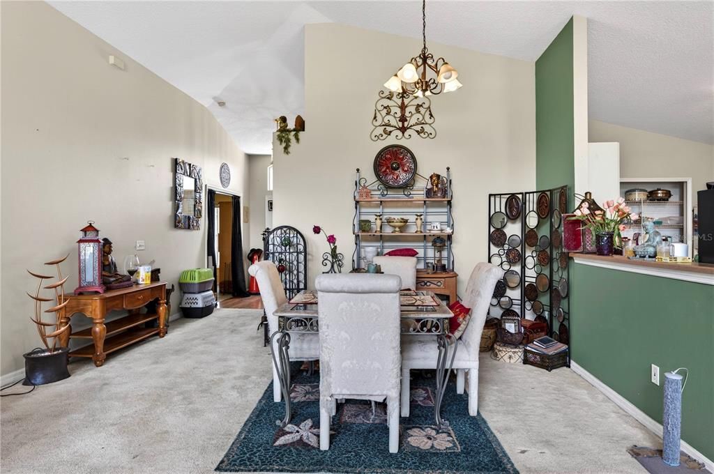 На продажу: $295,000 (3 спален, 2 ванн, 1766 Квадратных фут)