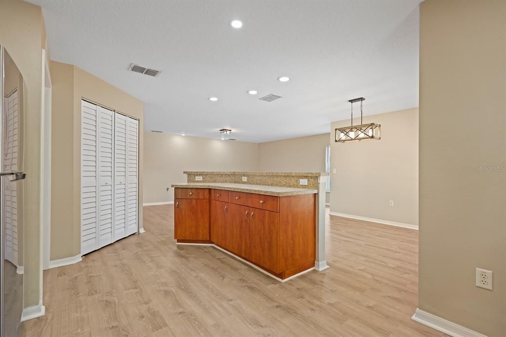 For Rent: $1,950 (3 beds, 2 baths, 1463 Square Feet)